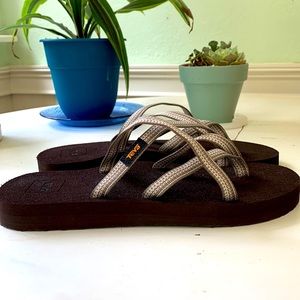 Teva Olowahu Sandals Flip-Flops Brown - Sz 8